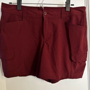 Eddie Bauer Sightscape Horizon cargo shorts burgundy sz 12, 4” inseam EUC